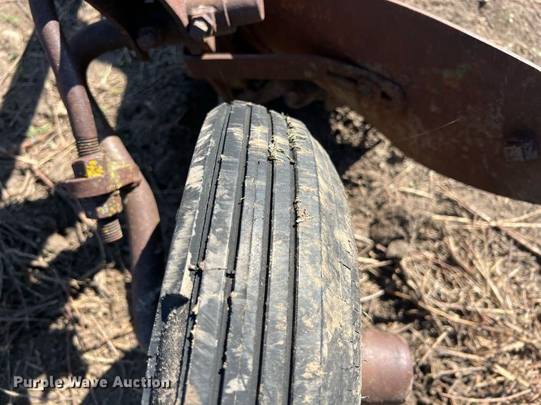 image for item MY9642 (2) pieces of tillage equipment