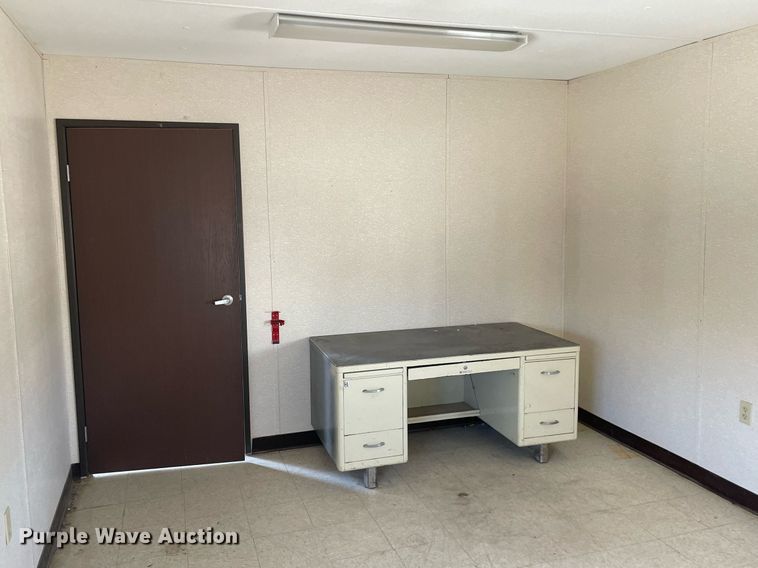 image for item DK7412 1996 Whitley  jobsite trailer