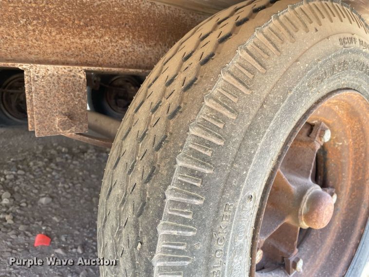 image for item DK7413 1985 Action Mobile Industries 1035  jobsite trailer