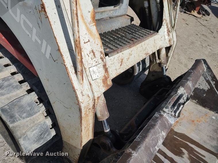 image for item DO3838 2008 Takeuchi TL140  tracked skid steer loader