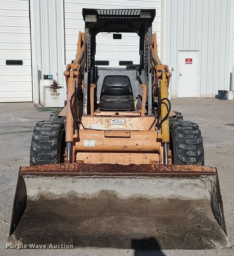 image for item DO3841 2000 Case 1845C  skid steer loader