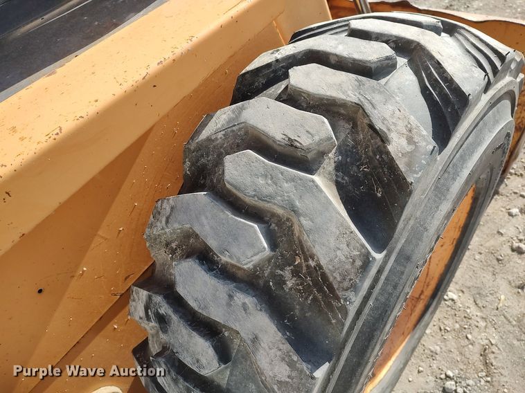 image for item DO3841 2000 Case 1845C  skid steer loader