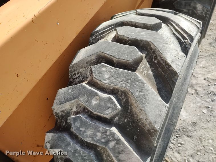 image for item DO3841 2000 Case 1845C  skid steer loader