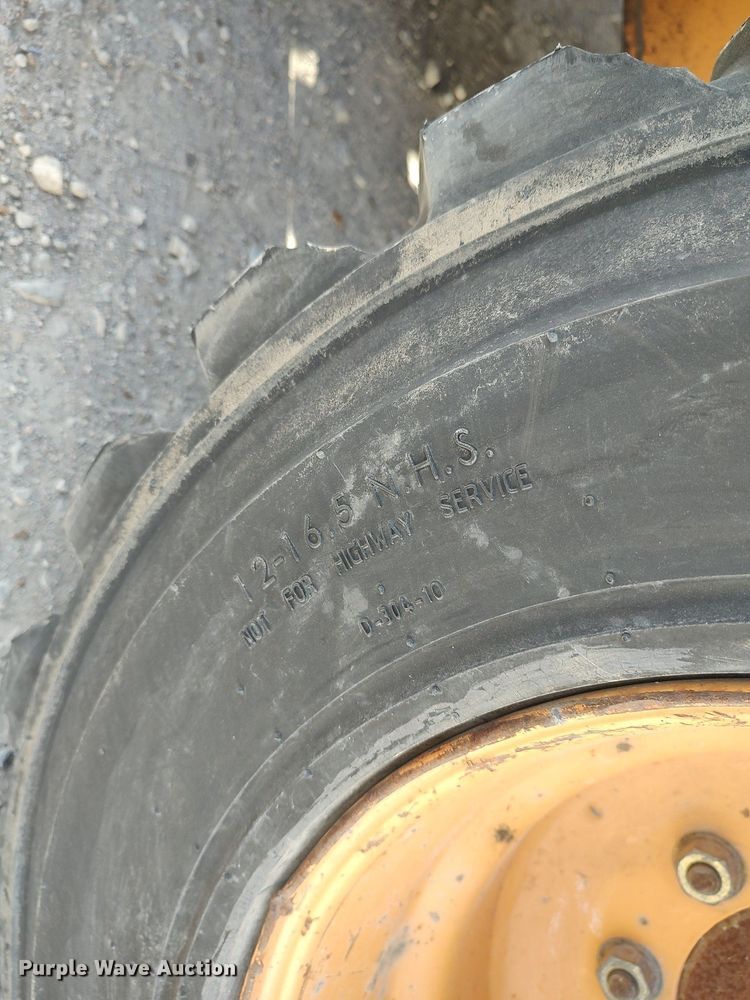 image for item DO3841 2000 Case 1845C  skid steer loader