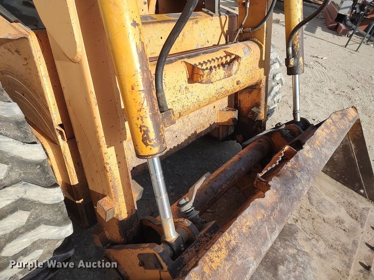 image for item DO3843 2001 Case 1845C  skid steer loader