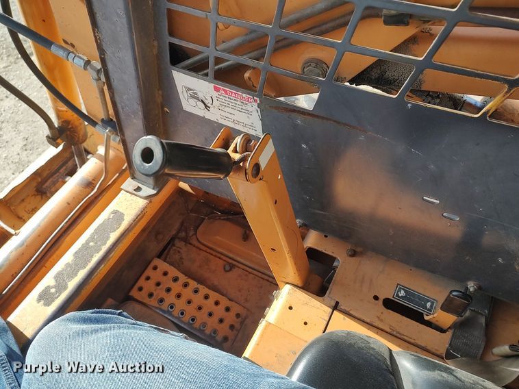 image for item DO3843 2001 Case 1845C  skid steer loader