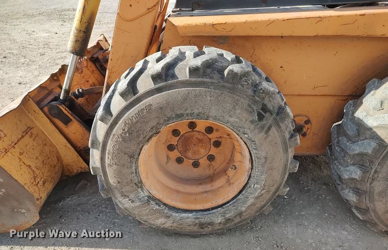 image for item DO3843 2001 Case 1845C  skid steer loader