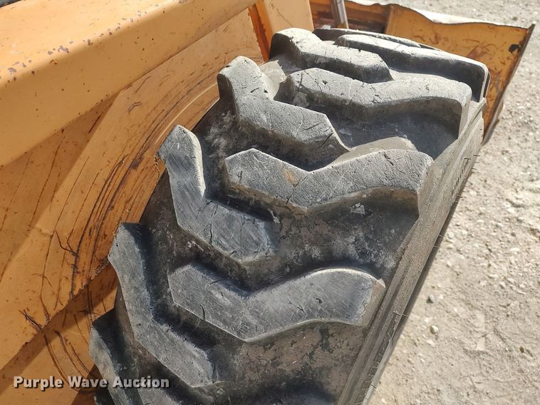 image for item DO3843 2001 Case 1845C  skid steer loader