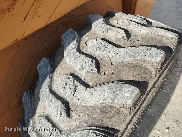 image for item DO3843 2001 Case 1845C  skid steer loader