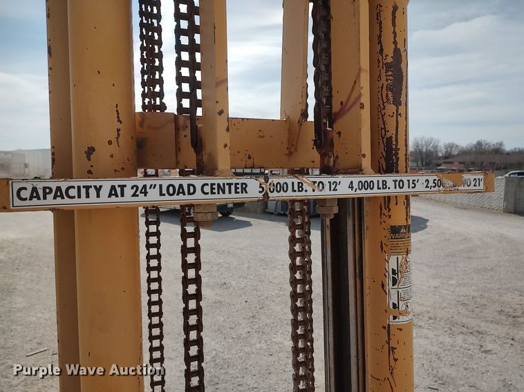 image for item DO3845 1993 Case 585E  forklift