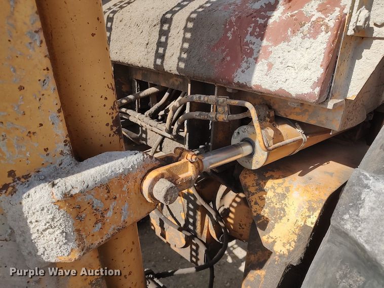 image for item DO3845 1993 Case 585E  forklift