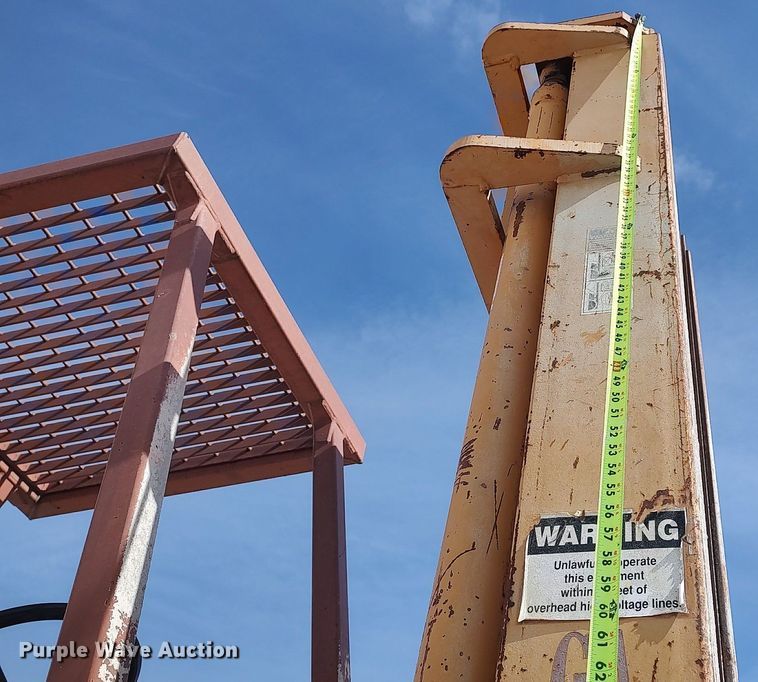 image for item DO3845 1993 Case 585E  forklift