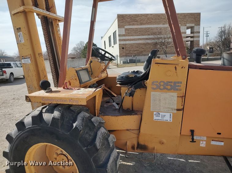 image for item DO3845 1993 Case 585E  forklift