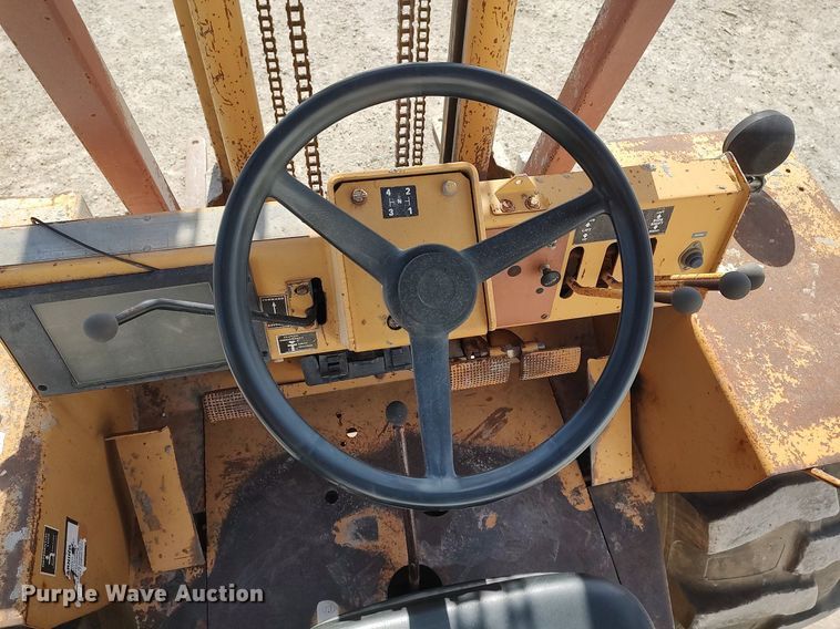 image for item DO3845 1993 Case 585E  forklift