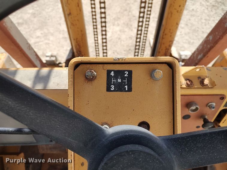 image for item DO3845 1993 Case 585E  forklift