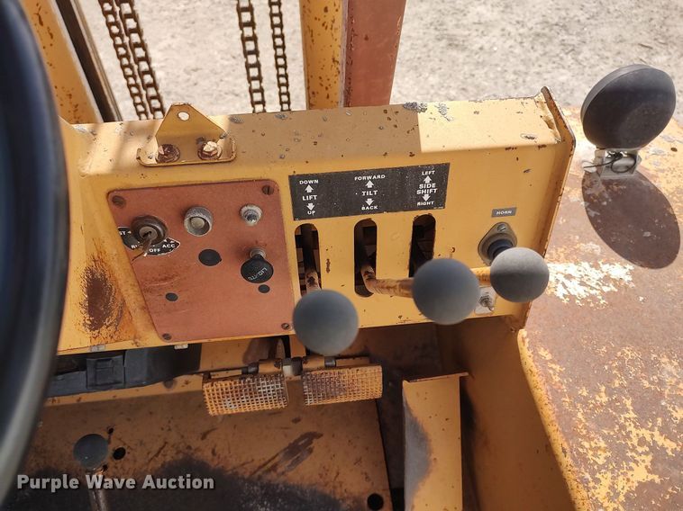 image for item DO3845 1993 Case 585E  forklift