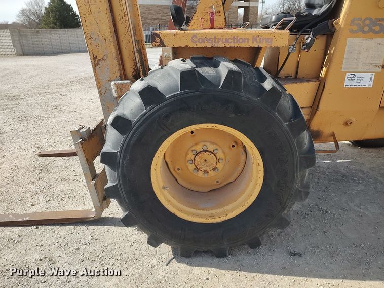 image for item DO3845 1993 Case 585E  forklift