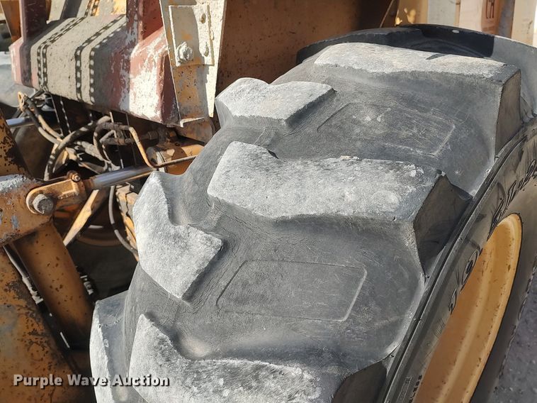 image for item DO3845 1993 Case 585E  forklift