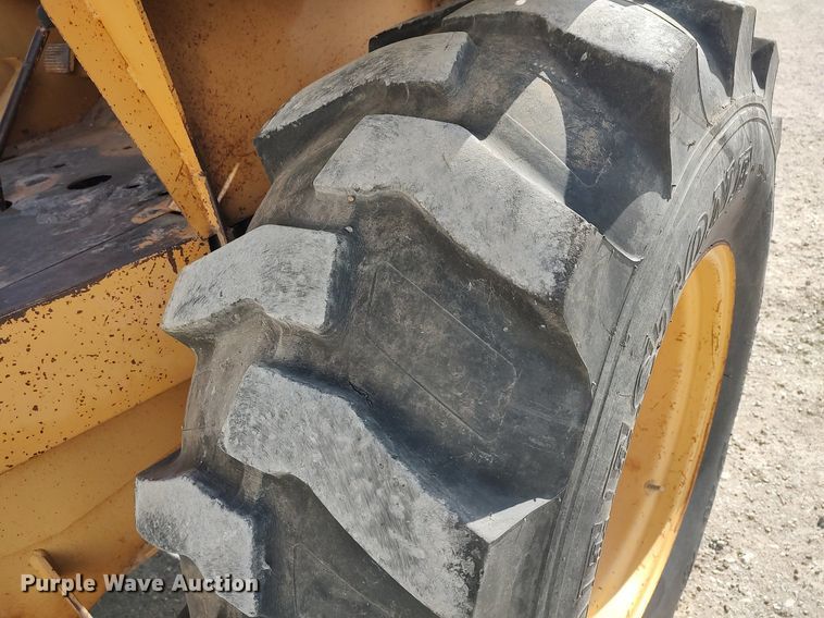 image for item DO3845 1993 Case 585E  forklift