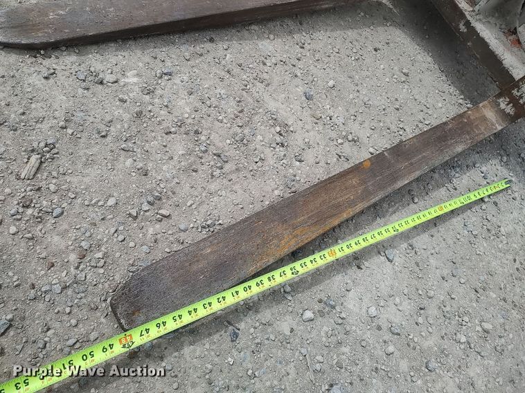 image for item DO3846 2001 Lull 644B-42  telehandler