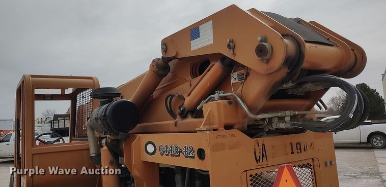 image for item DO3846 2001 Lull 644B-42  telehandler