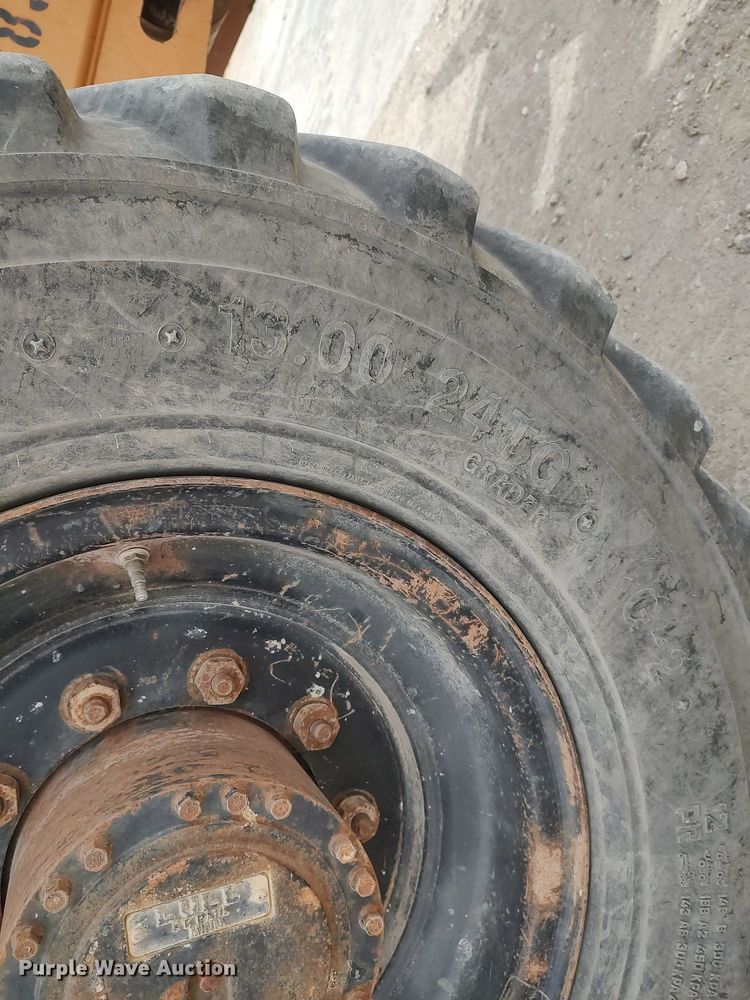 image for item DO3846 2001 Lull 644B-42  telehandler