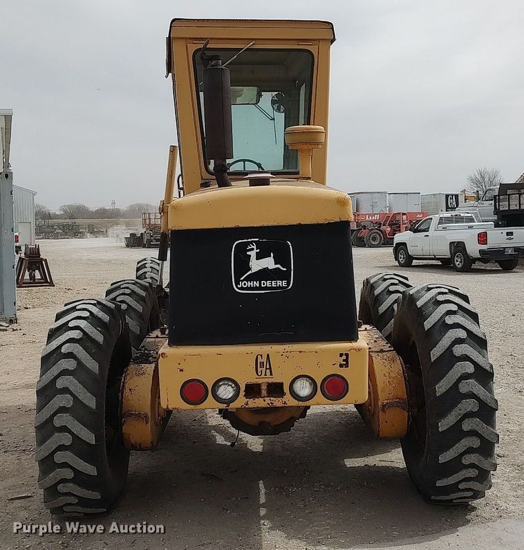 image for item DO3847 1971 John Deere 570  motor grader