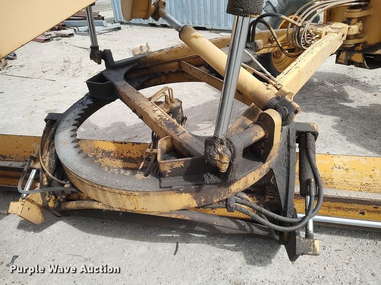 image for item DO3847 1971 John Deere 570  motor grader