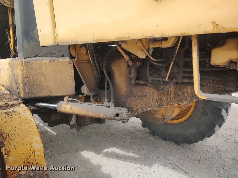 image for item DO3847 1971 John Deere 570  motor grader