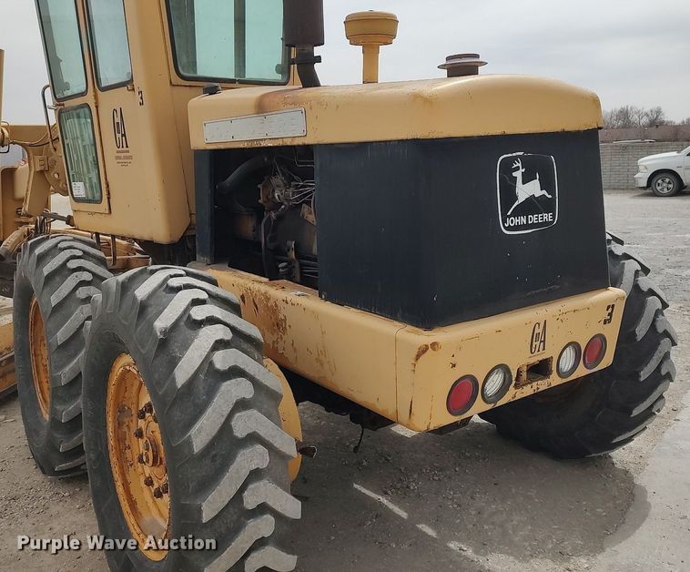 image for item DO3847 1971 John Deere 570  motor grader