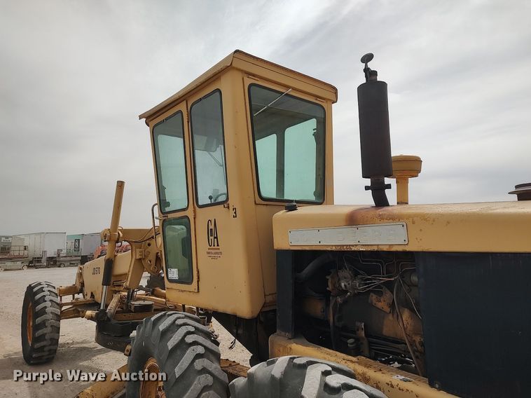 image for item DO3847 1971 John Deere 570  motor grader