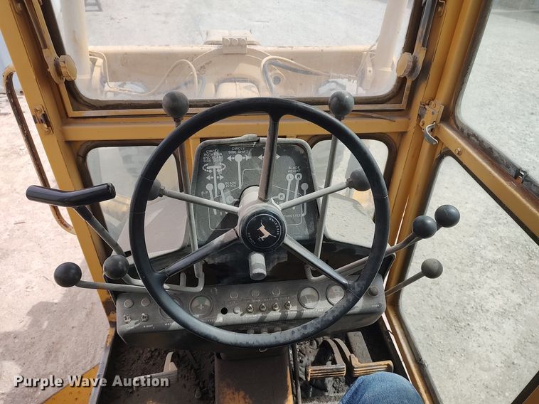 image for item DO3847 1971 John Deere 570  motor grader