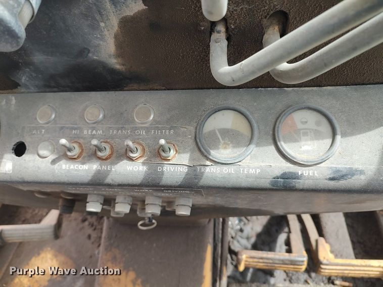 image for item DO3847 1971 John Deere 570  motor grader