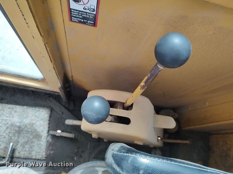 image for item DO3847 1971 John Deere 570  motor grader