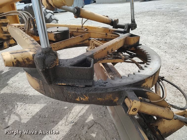 image for item DO3847 1971 John Deere 570  motor grader