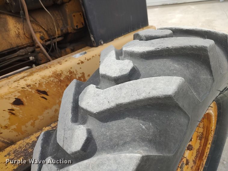 image for item DO3847 1971 John Deere 570  motor grader