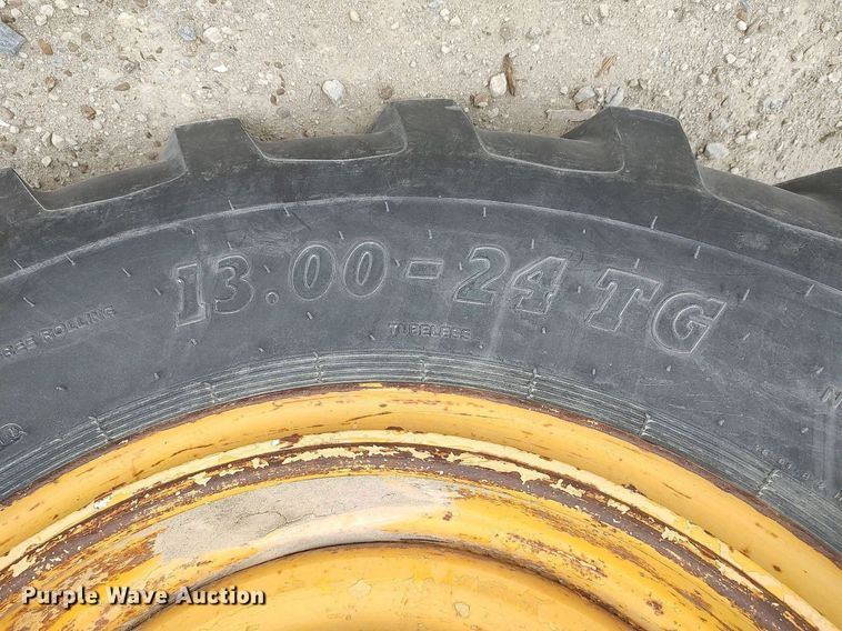 image for item DO3847 1971 John Deere 570  motor grader