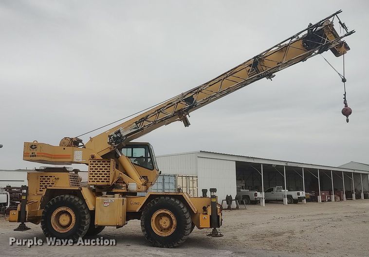 image for item DO3848 1990 Grove RT528C  crane