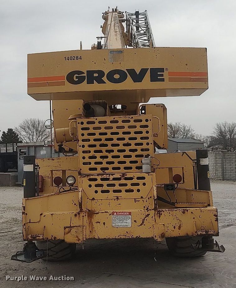 image for item DO3848 1990 Grove RT528C  crane