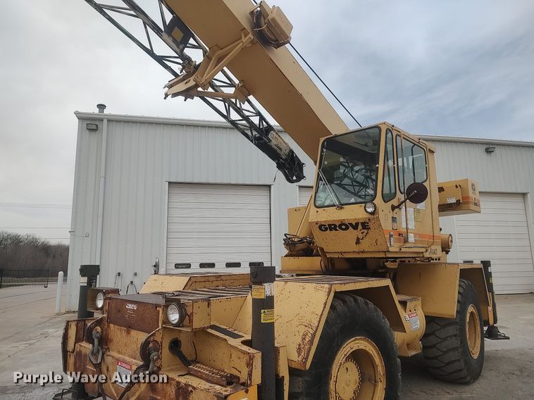 image for item DO3848 1990 Grove RT528C  crane