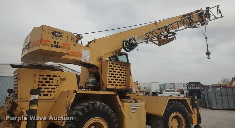 image for item DO3848 1990 Grove RT528C  crane