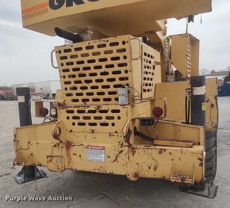 image for item DO3848 1990 Grove RT528C  crane