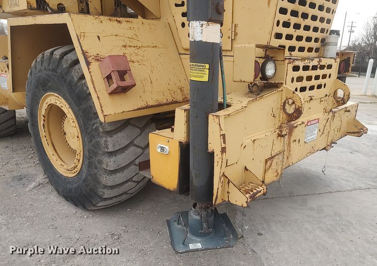 image for item DO3848 1990 Grove RT528C  crane