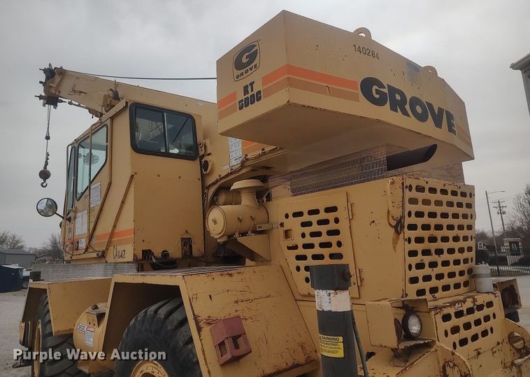 image for item DO3848 1990 Grove RT528C  crane