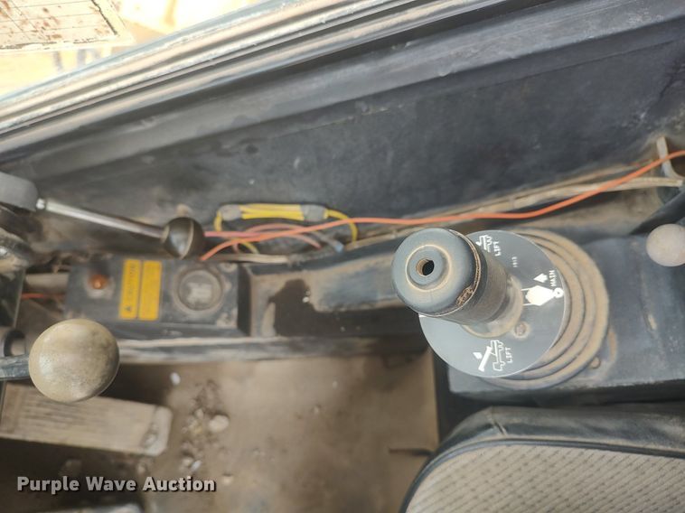 image for item DO3848 1990 Grove RT528C  crane