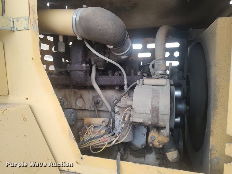 image for item DO3848 1990 Grove RT528C  crane