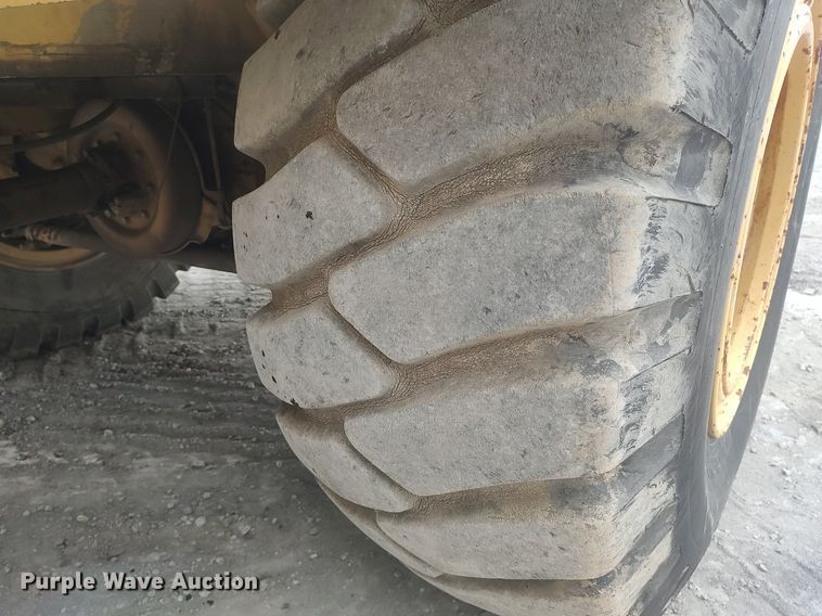 image for item DO3848 1990 Grove RT528C  crane