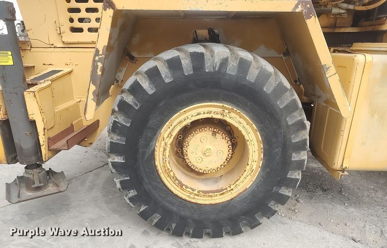 image for item DO3848 1990 Grove RT528C  crane