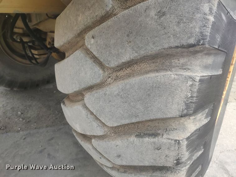 image for item DO3848 1990 Grove RT528C  crane