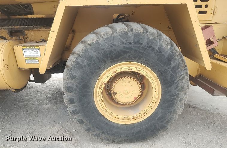 image for item DO3848 1990 Grove RT528C  crane